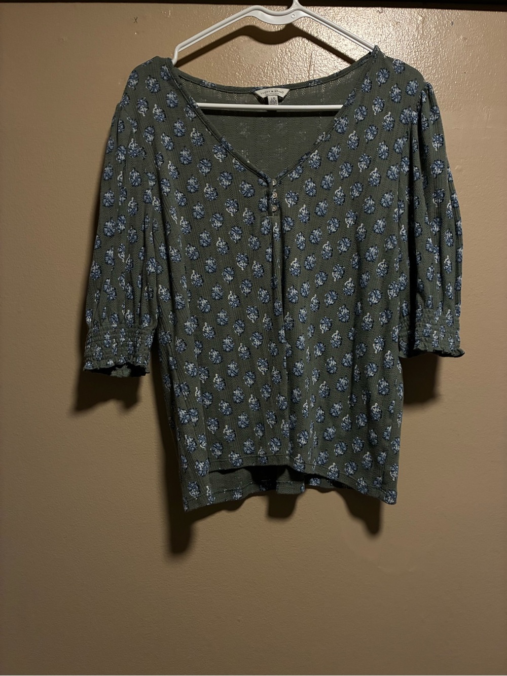 Lucky Brand Olive Green Floral Button-Front V-Neck Top